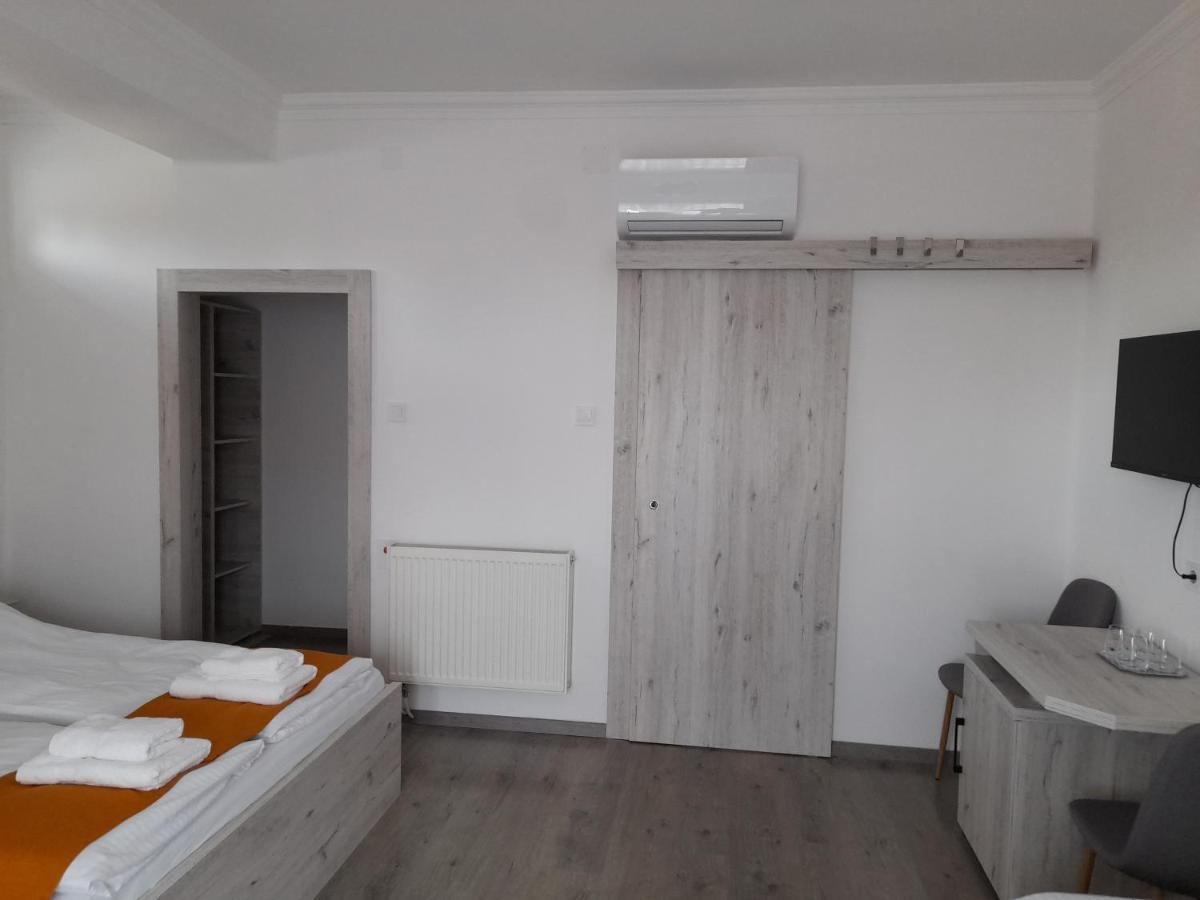Orion Panzio Bed & Breakfast Hajdúszoboszló Eksteriør bilde