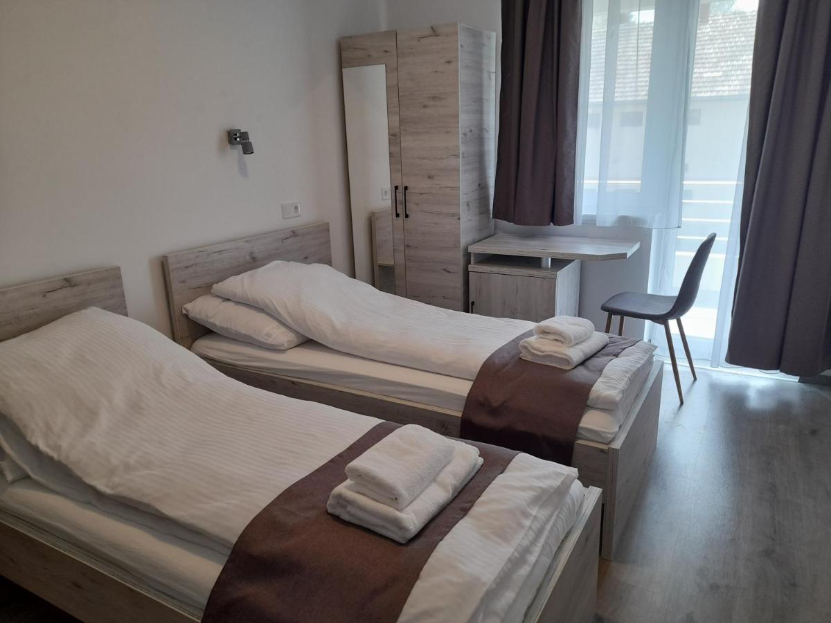 Orion Panzio Bed & Breakfast Hajdúszoboszló Eksteriør bilde